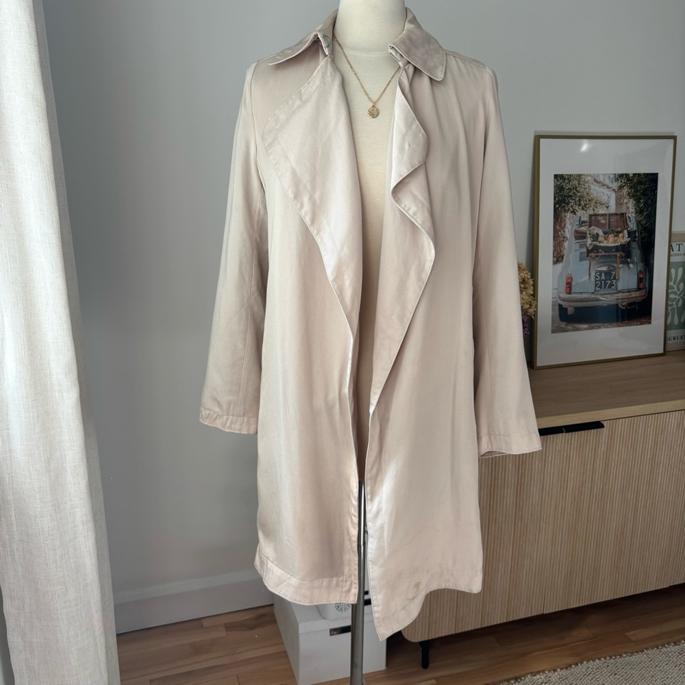 ARITZIA Women's Cream Trench Coat -Size S